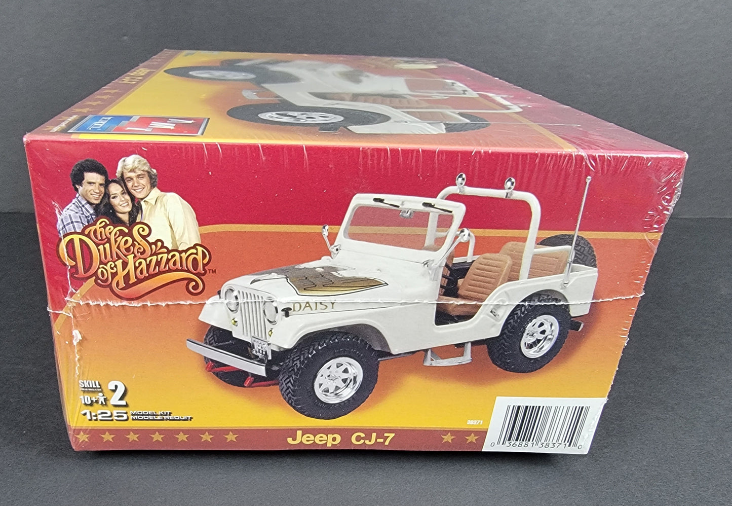 1:25 "Daisy's Jeep" Jeep CJ-7 Model Kit - 2006