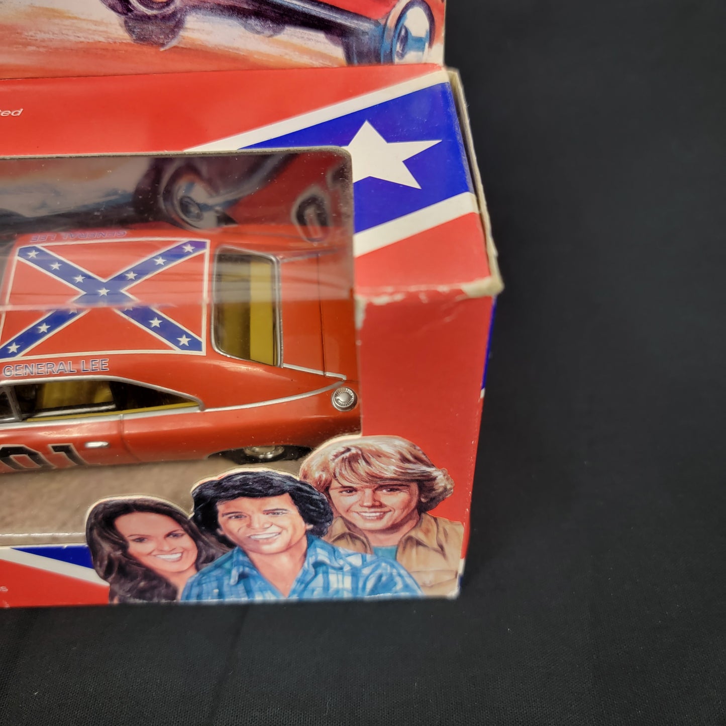 1:36 Dodge Charger General Lee with metal figures, 2001 UK (A)