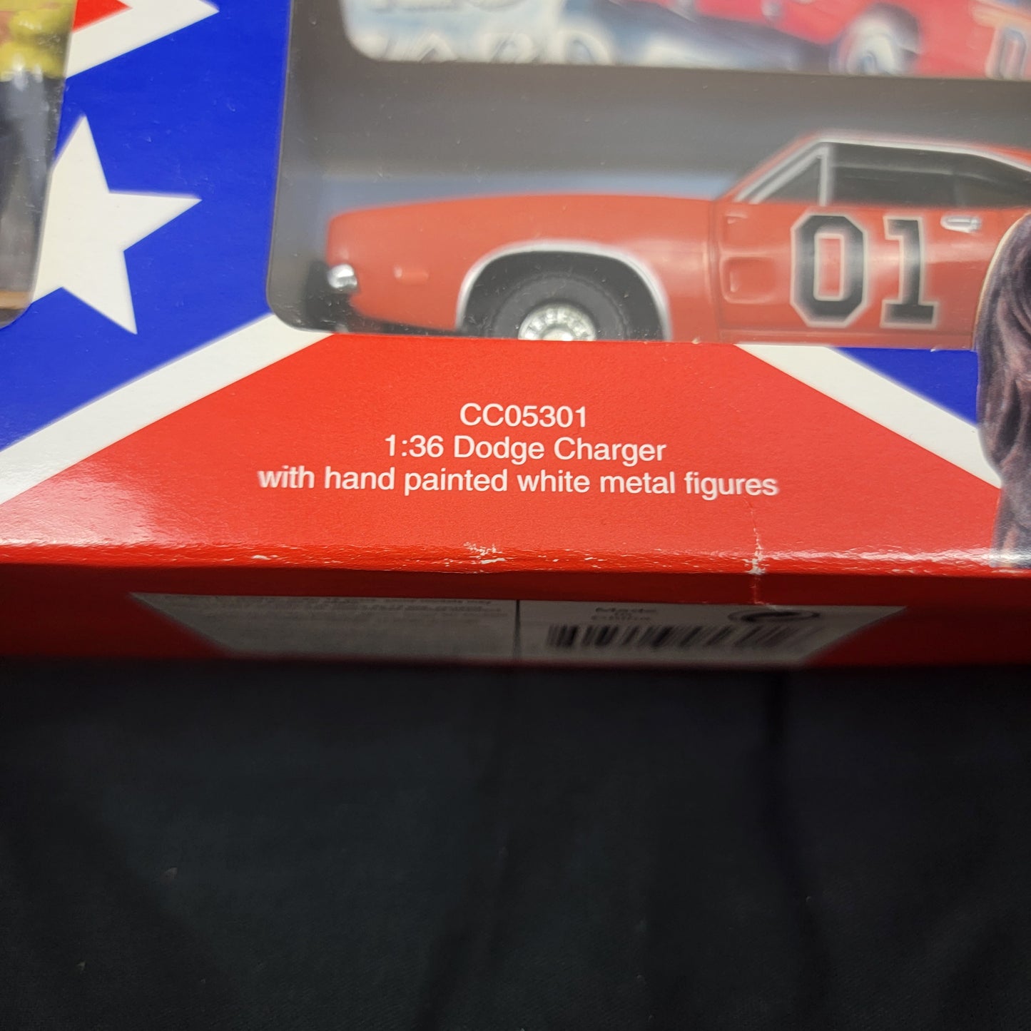 1:36 Dodge Charger General Lee with metal figures, 2001 UK (A)